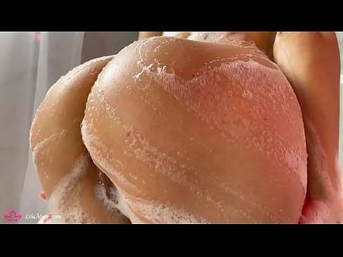 ❤️ Brunette onanerer fitte med vibrator til intens orgasme i dusjen ❤️❌ Russisk porno hos oss ❤